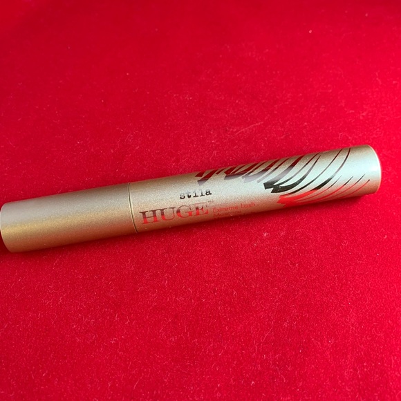 Stila Other - ❌SOLD❌Huge Extreme Lash Mascara